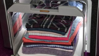 Meet FoldiMate, a USD 1,000 Robot That Will Fold Your Clothes in a Neat Pile (Video) Meet FoldiMate, a USD 1,000 Robot That Will Fold Your Clothes in a Neat Pile (Video)