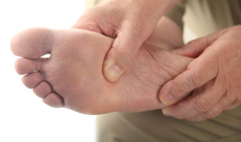 Footcare for Diabetics:  Why proper Foot care is important for People Suffering from Diabetes