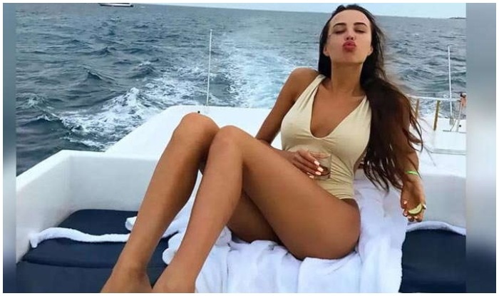 russian model with the worlds longest legs य ह दनय क सबस लब पर वल महल इनक