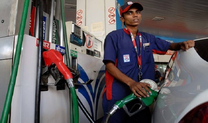 Petrol Price Down by 8 Paise Today, No Change in Diesel Price; Government Rules Out Tax Cut