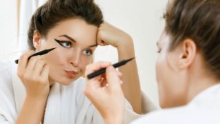 Common Makeup Mistakes: 5 Makeup Mistakes You Must Avoid Common Makeup Mistakes: 5 Makeup Mistakes You Must Avoid
