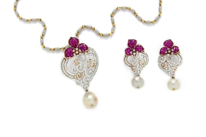 Manubhai Jewellers' collection
