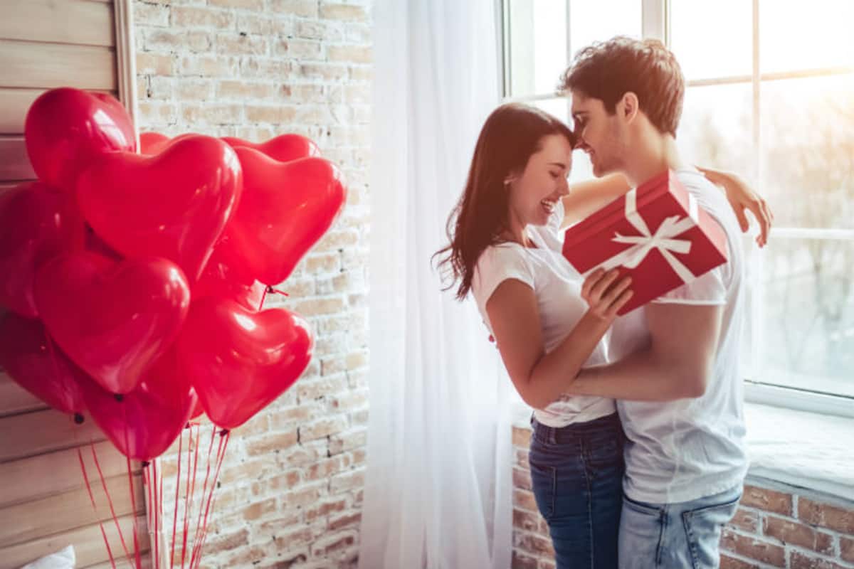 Featured image of post February 2021 Calendar Valentine Week : Valentine&#039;s day—february 14th, 2021 history traditions marketing activities trending hashtags and templates ⏩ crello marketing calendar 2021.