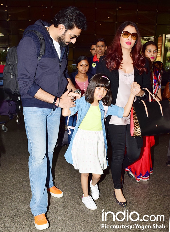 abhishek-bachchan-with-aishwarya-and-aaradhya-(12)