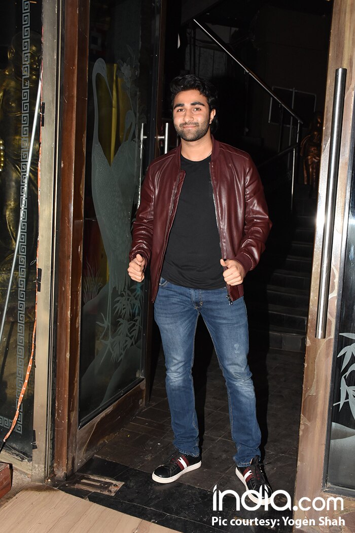 kareena-,karishama-with-Family-(16)