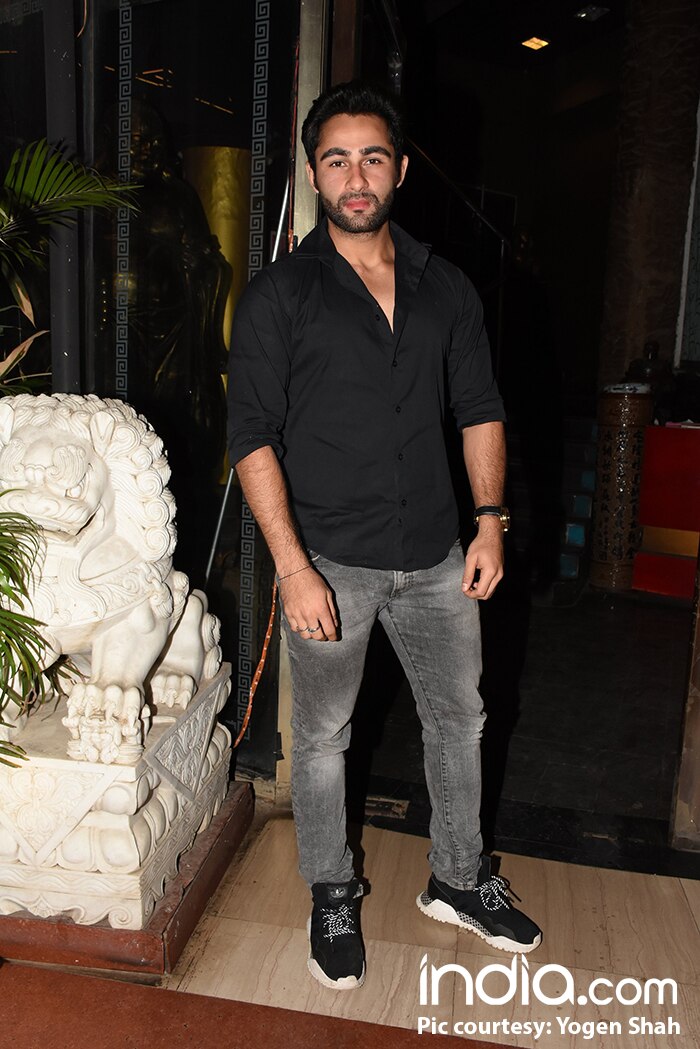 kareena-,karishama-with-Family-(19)