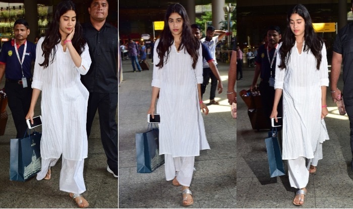 Sara Ali Khan And Janhvi Kapoor Twin In White Indian Wear; Lay Down ...