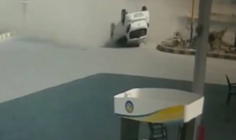 Speeding Car Crashes Near Petrol Pump in Gujarat, Miraculous Escape for Passengers: Watch Video