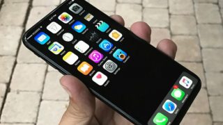 2-Year-Old Locks Mother’s iPhone For Nearly 48 Years 2-Year-Old Locks Mother’s iPhone For Nearly 48 Years