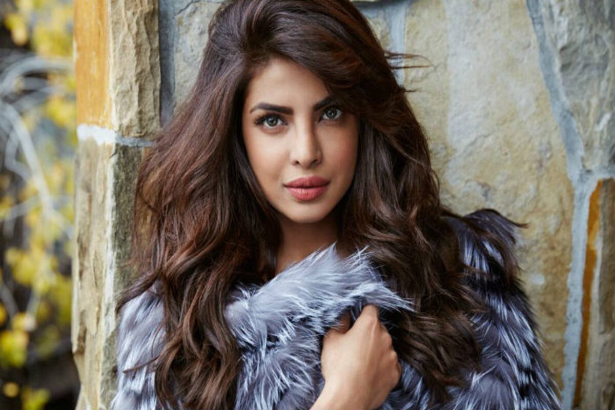 1st Time Priyanka Chopra Hindi Xvideo - Priyanka Chopra Keeps It Classy In This Latest Magazine Cover â€“ View Pic |  India.com