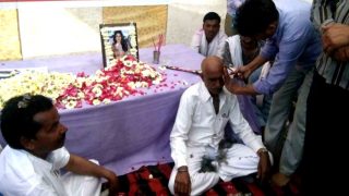 Sridevi’s Die-Hard Fan Considers Her As His Wife, Shaves Head On Her Death Sridevi’s Die-Hard Fan Considers Her As His Wife, Shaves Head On Her Death