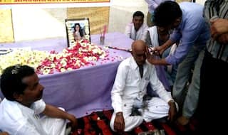 Sridevi's Die-Hard Fan Considers Her As His Wife, Shaves Head On Her Death