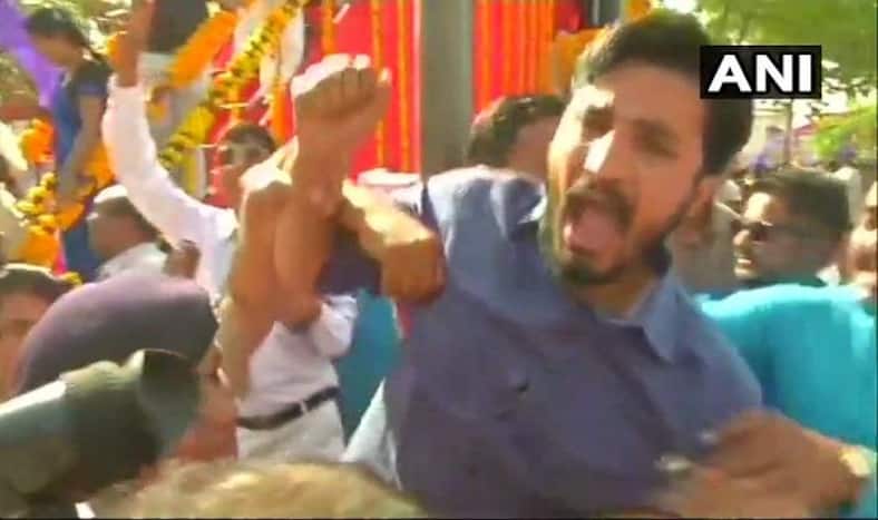 Scuffle Breaks Out Between Jignesh Mevani's Supporters And BJP MPs During Ambedkar Birth Anniversary Celebration in Ahmedabad