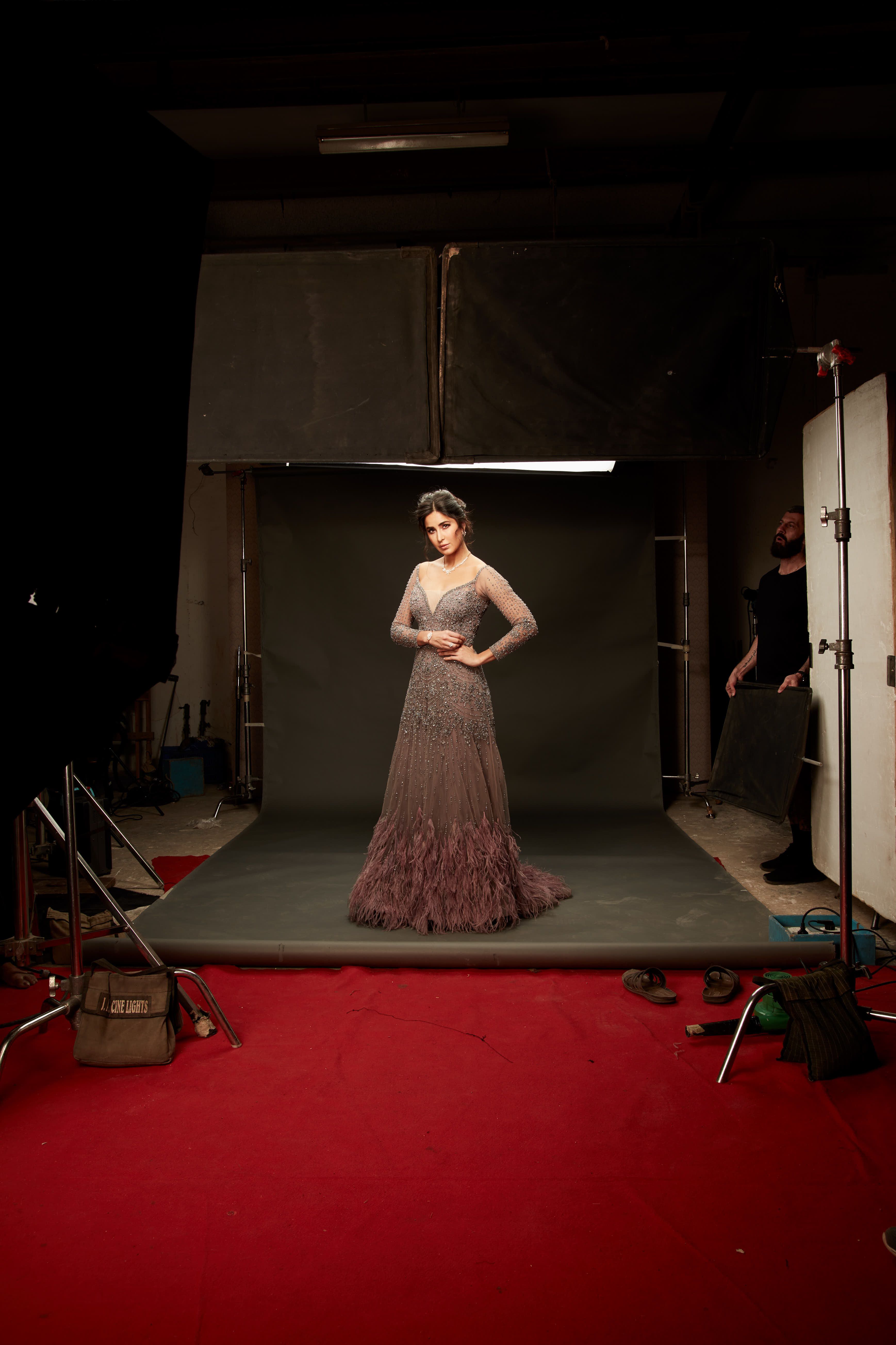 Katrina flaunts in Kalyan Jewellers' Laya Collection which is diamond in rose gold.