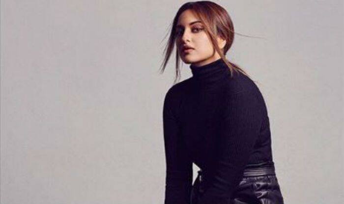 Sonakshi Sinha Looks Glamorous In A Sexy Black Gown