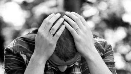 563128-461898-depressed