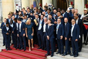In pictures_ France gives World Cup champions heroes' welcome