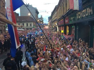 France gives World Cup champions heroes' welcome