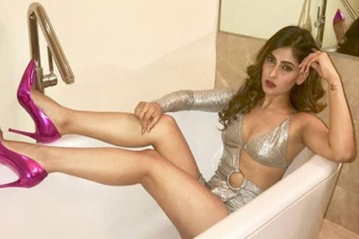 Pyaar Ka Punchnama 2 Actor Karishma Sharma Looks Sexy in Bathtub  Photoshoot- View Pictures | India.com