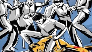 MP: Mistaken to be Child Lifters, Two Congress Leaders Thrashed in Bhopal MP: Mistaken to be Child Lifters, Two Congress Leaders Thrashed in Bhopal
