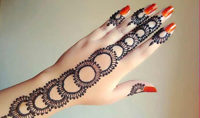 Easy Mehndi Design for Marriage : शादी के लिए ये आसान दुल्हन मेहंदी डिजाइन  रचाकर बढ़ाएं अपने हाथों की खूबसूरती, देखें वीडियो | 🛍️ LatestLY हिन्दी