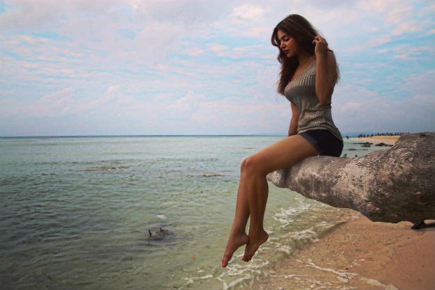 Aashka-Goradia-Instagram.jpg