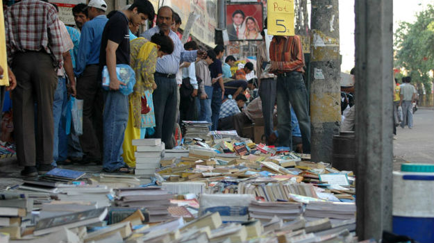 18 things you should know about the popular Sunday Book Market at Daryaganj in Old Delhi