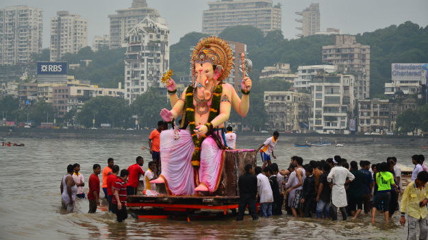Ganesh Visarjan 2017 Best Places To See Ganpati Visarjan In Mumbai 5438