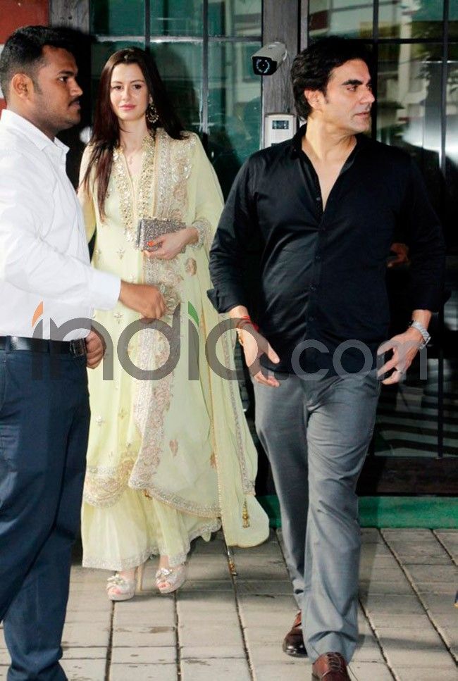 Malaika Arbaaz and Giorgia at Arpita's house (2)