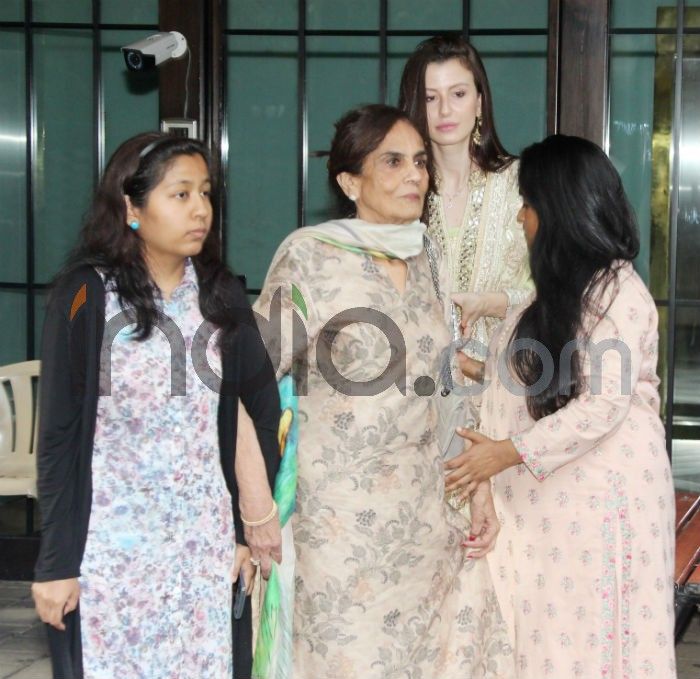 Malaika Arbaaz and Giorgia at Arpita's house (8)
