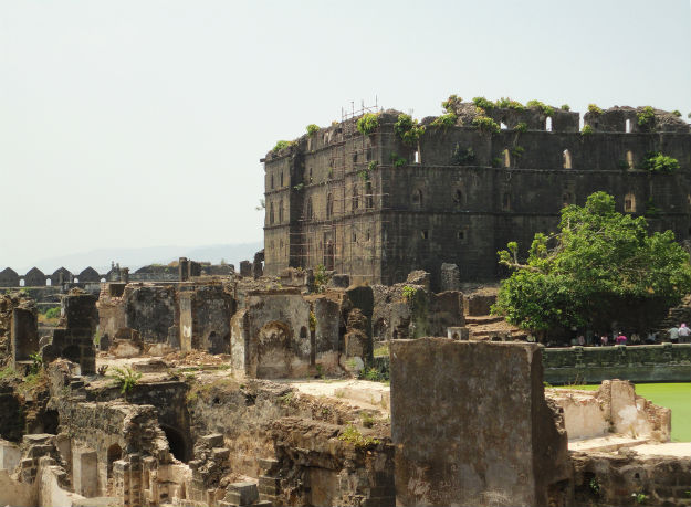 Travel Articles | Travel Blogs | Travel News & Information | Travel Guide |  India.com5 Reasons to Visit Murud-Janjira Fort in Maharashtra's Raigad  District | India.com