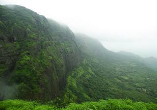 How to Reach Prabalgad or Kalavantin Durg in Maharashtra by Road, Train or Flight