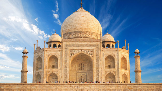 Travel Articles | Travel Blogs | Travel News & Information | Travel Guide |   Are 5 Reasons Why You Must Visit The Taj Mahal at Least Once