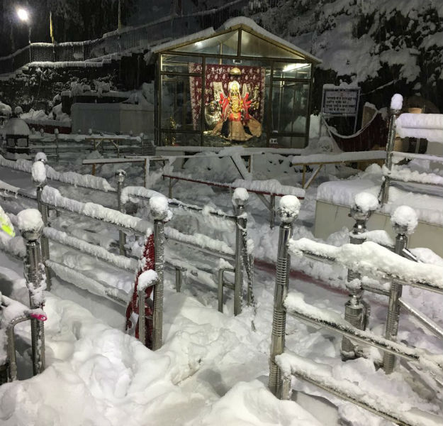 Beautiful pictures of Vaishno Devi under snow will take your breath ...