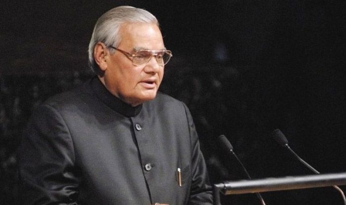 वाजपेयी जी का हिंदी प्रेम: संसद से संयुक्‍त राष्‍ट्र तक लहराया राष्‍ट्रभाषा का परचम