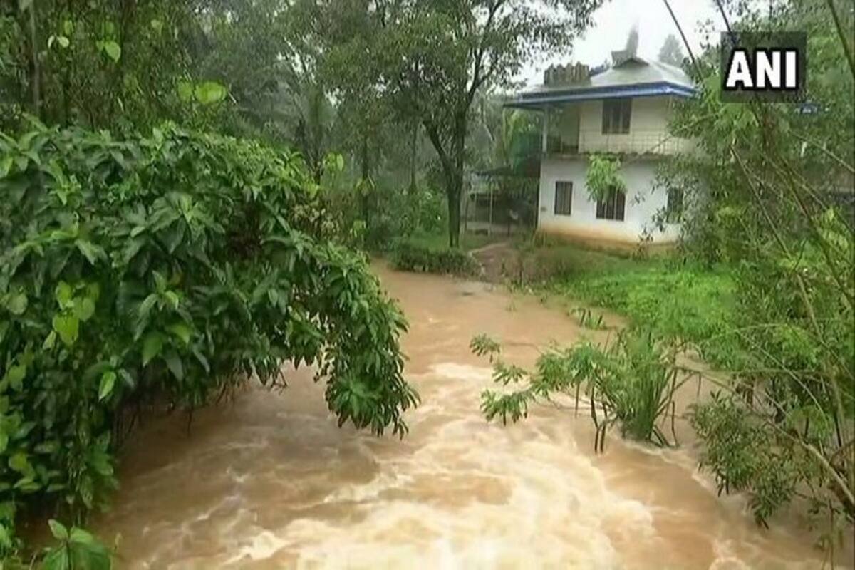 Kerala Rains: Aluva Mahadeva Temple submerged following rise in water level  of Periyar River 