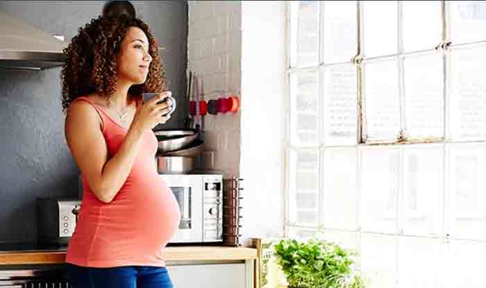 Swelling During Pregnancy: प्रेग्नेंसी के दौरान शरीर के इन हिस्सों में आती है सूजन, जानें आखिर क्या है इसके कारण