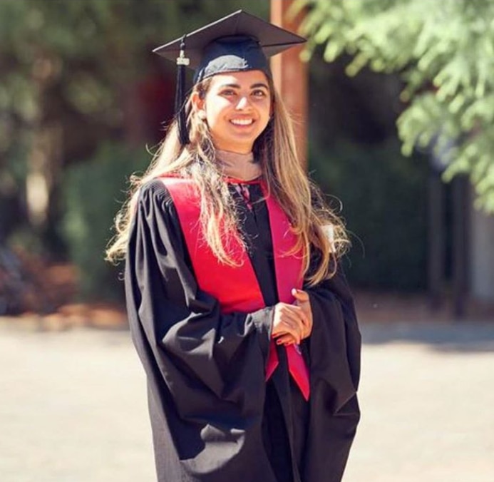 Isha Ambani Attends Graduation Ceremony With Fiance Anand Piramal ...