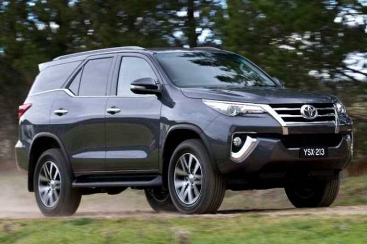 2016 Toyota Fortuner Vs Old Fortuner Comparison Report India Com