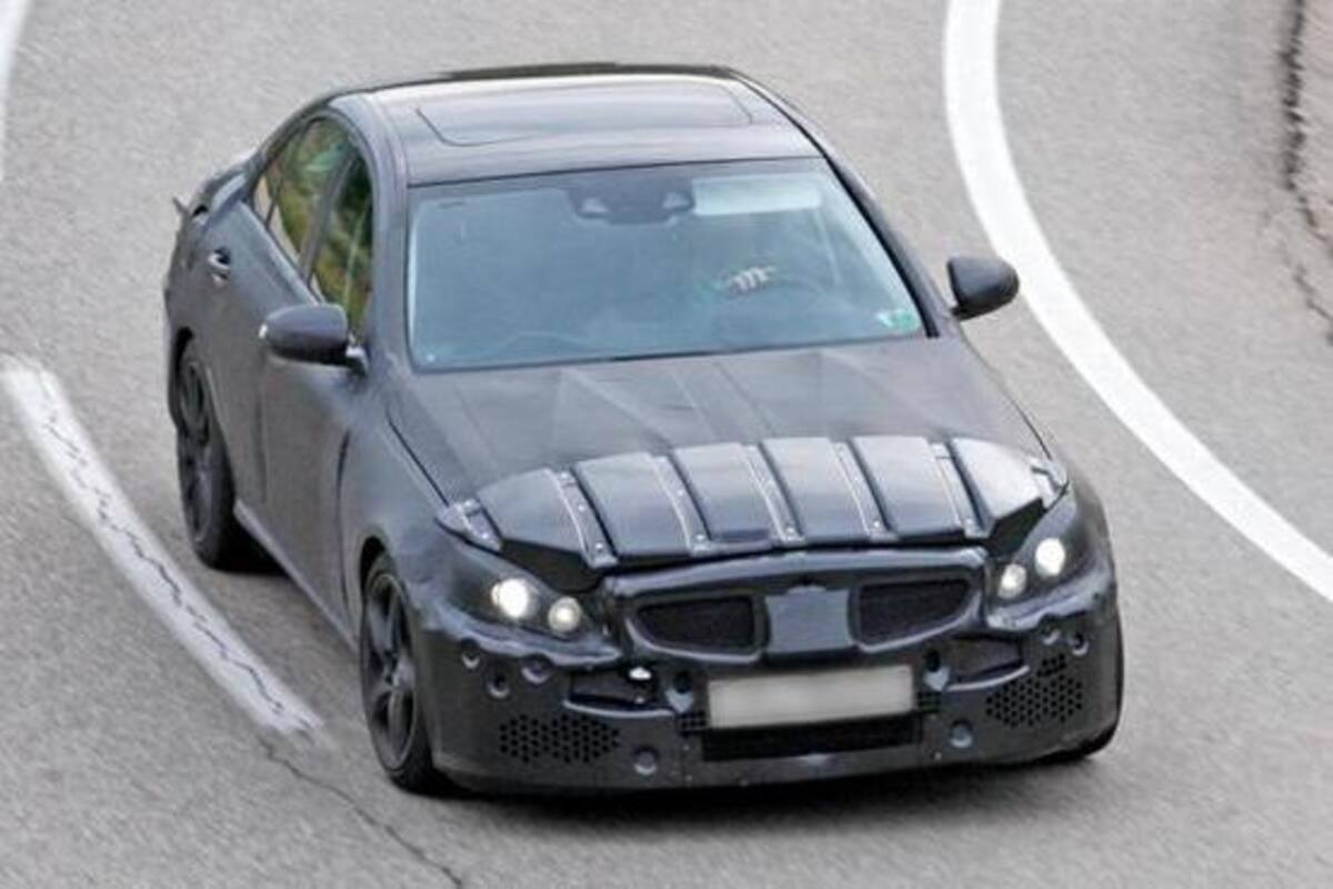 Scoop 14 Mercedes Benz C63 Amg Saloon Caught India Com