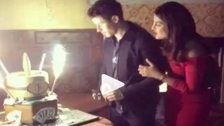 अपने जन्मदिन पर निक ने काटे तीन केक, प्रियंका वाले केक पर लिखी थी ये खास बात अपने जन्मदिन पर निक ने काटे तीन केक, प्रियंका वाले केक पर लिखी थी ये खास बात