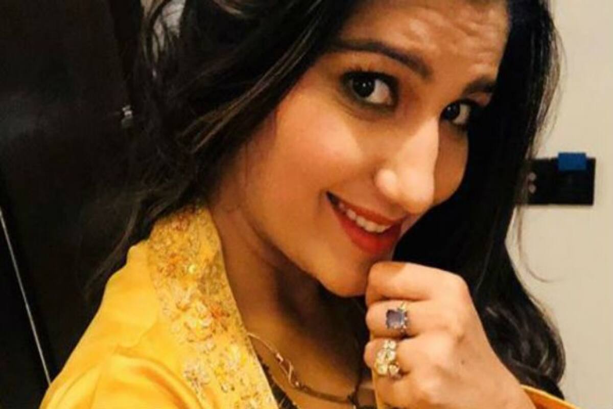 Sapna Choudhary Ki Xxx Photos - Haryanvi Star Sapna Choudhary Makes For a Gorgeous Indian Beauty in This  Yellow Outfit, Check Pics | India.com