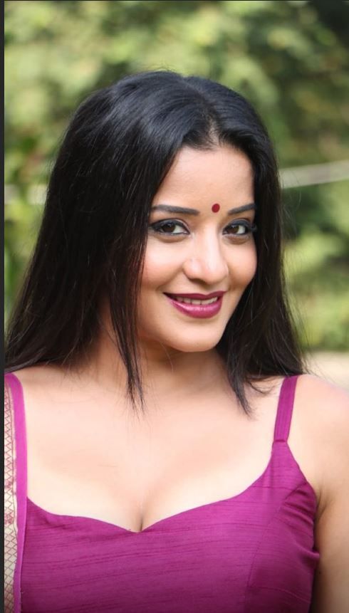 Momalisa Sex Photo Xxx - Bhojpuri Hot Bomb And Nazar Fame Monalisa Looks Super Sexy Once Again in  Her Daayan Avatar â€“ See Pictures | India.com