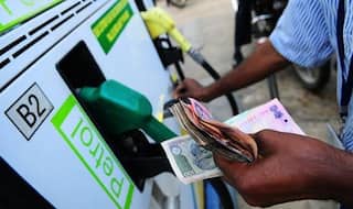 Fuel Price Cut: BJP-ruled States Follow Centre to Bring Petrol, Diesel Prices Down by Rs 5; Congress Ridicules 'Meagre' Reduction
