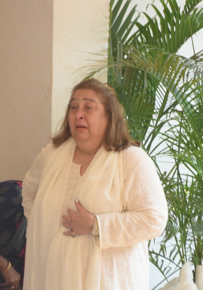 Celebs at Krishna Raj Bungalow, Picture Courtesy- Yogen Shah