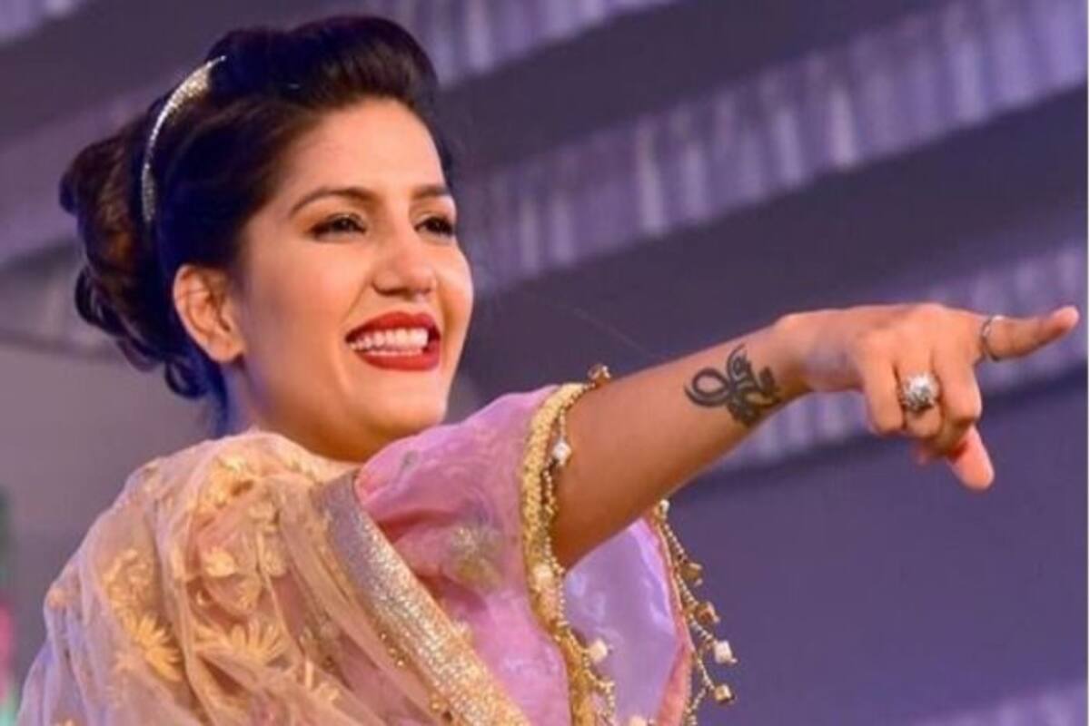 1200px x 800px - Haryanvi Bombshell Sapna Choudhary Flaunts Her Sexy Thumkas on Teri Aakhya  Ka Yo Kajal Once Again, Watch | India.com