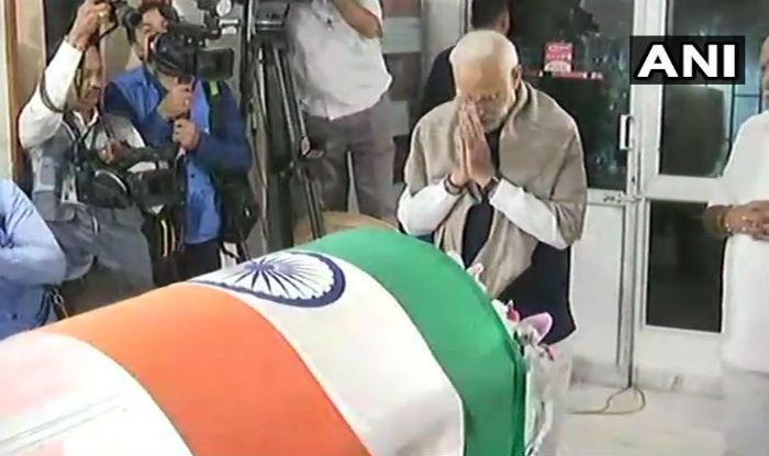 Ananth Kumar Funeral: Vice President Venkaiah Naidu, Rajnath Singh, Speaker Sumitra Mahajan to Arrive in Bengaluru, Pay Last Respects