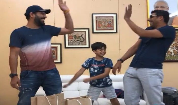 Yuvraj Singh Teases Ashish Nehra For Being Schooled By His Own Son ...