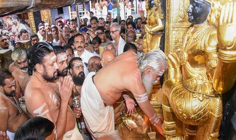 Sabarimala Row News Updates: SC Agrees to Hear Review Pleas in Open Court; Kerala BJP Chief Calls it 'Victory of Protesters'