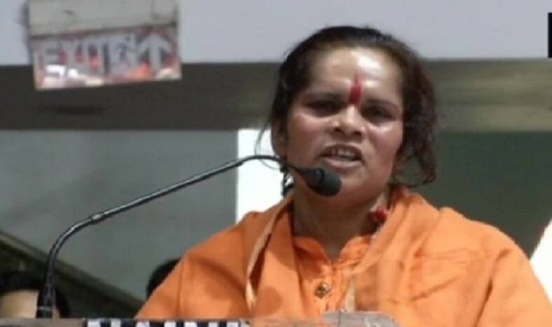साध्वी प्राची की विवादित अपील, कहा- मुसलमानों की बनाई कांवड़ का करें बहिष्कार